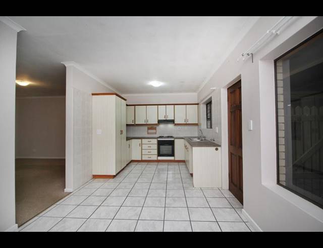 2 BEDROOM TOWNHOUSE FOR SALE IN LINKSIDE